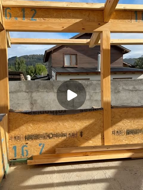 Casa Saurel en armado de estructura de madera